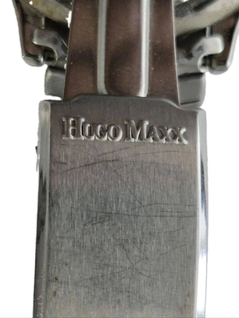Hugo Maxx 39007 Men’s 18K Gold Plated Watch ~ New Battery.